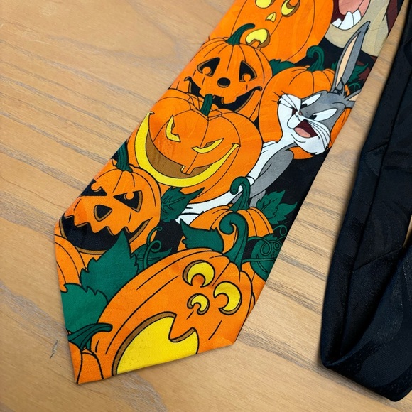 Looney Tunes Mania Halloween Tie - Picture 2 of 5